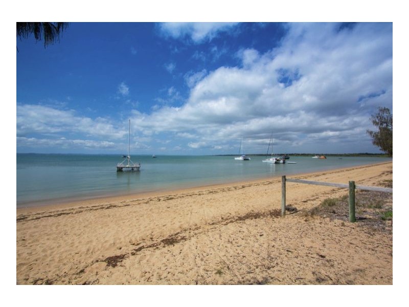 13/651 Charlton Esplanade, Urangan QLD 4655