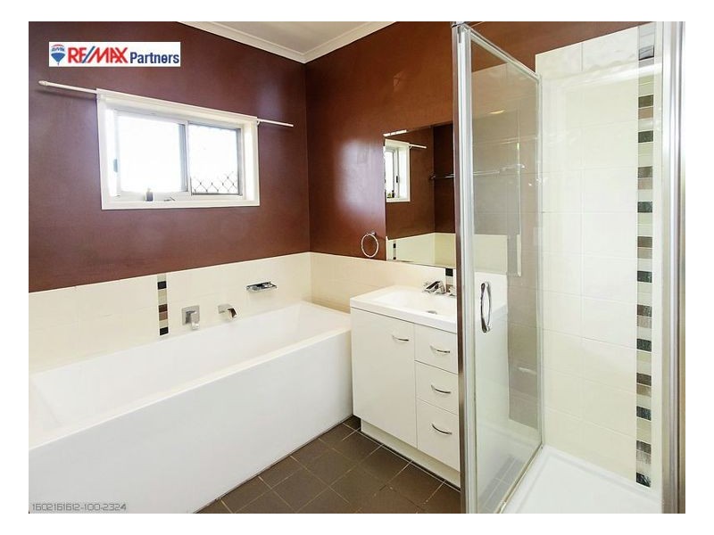 37 Bruce Street, Torquay QLD 4655