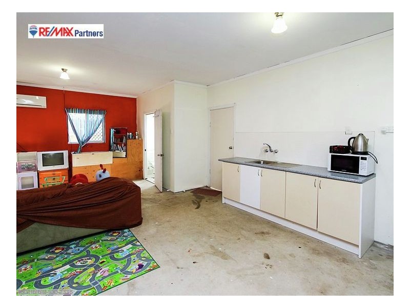 37 Bruce Street, Torquay QLD 4655