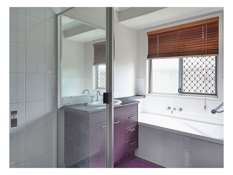 16 Beach Drive, Burrum Heads QLD 4659