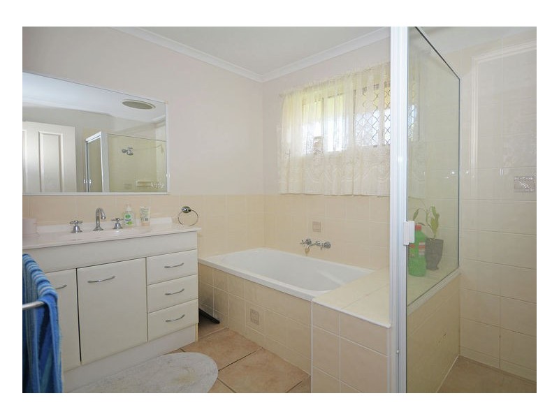 28 Gunsynd Way, Point Vernon QLD 4655