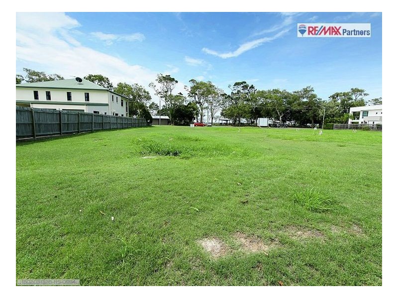 512 Charlton Esplanade, Urangan QLD 4655