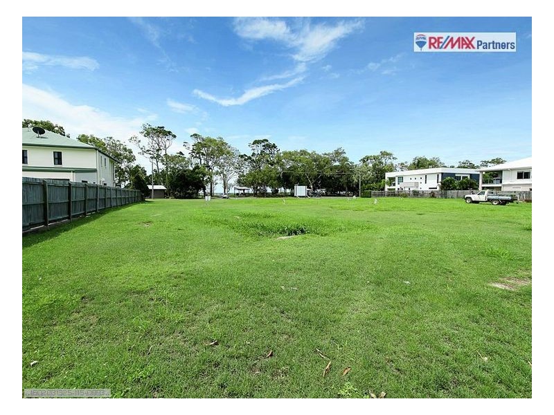 512 Charlton Esplanade, Urangan QLD 4655