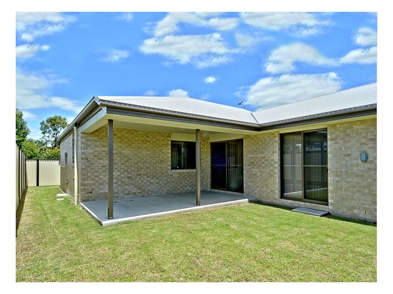 2/1 Lucas Drive, Burrum Heads QLD 4659