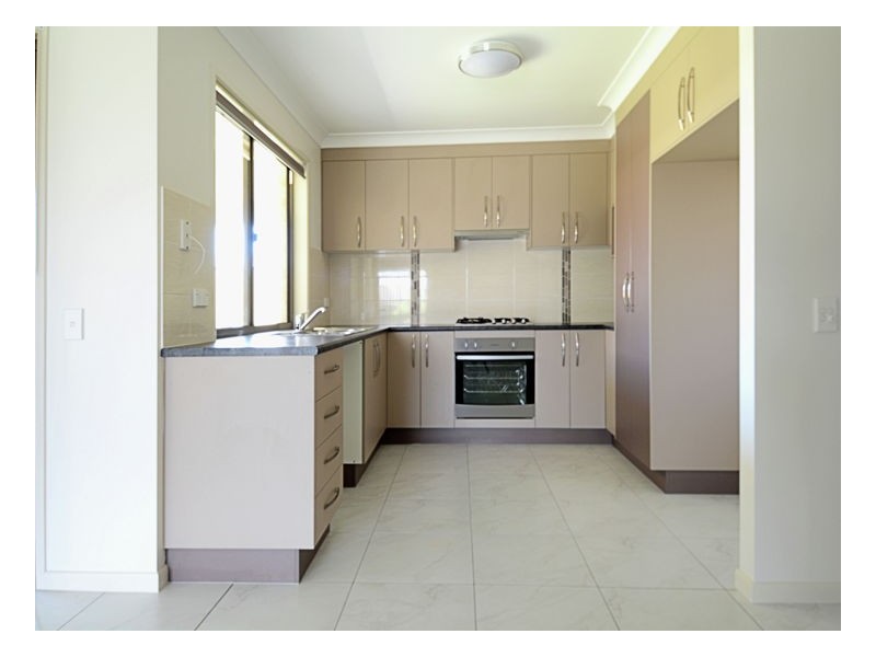 2/1 Lucas Drive, Burrum Heads QLD 4659