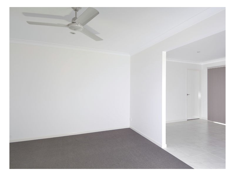 2/1 Lucas Drive, Burrum Heads QLD 4659