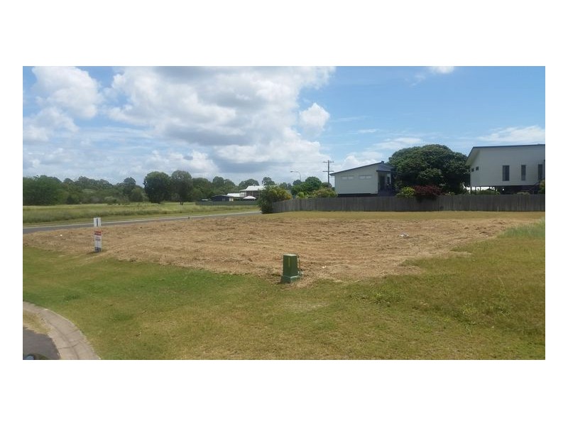 2 Sea Beach Way, Toogoom QLD 4655