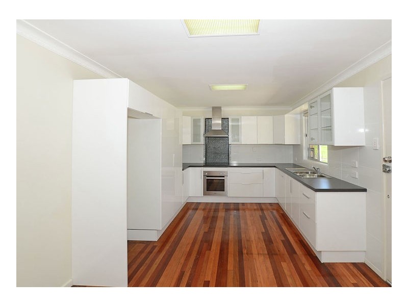 33 Holiday Pde, Scarness QLD 4655