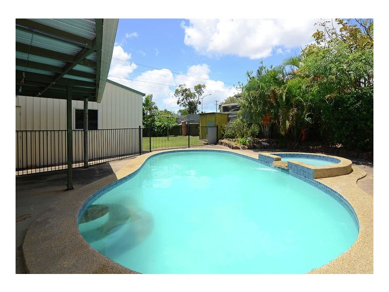 33 Holiday Pde, Scarness QLD 4655