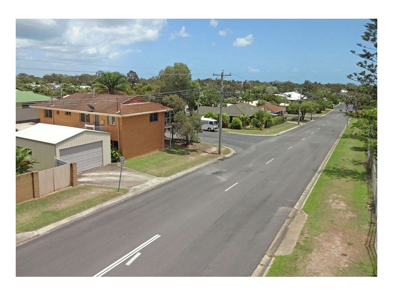 33 Holiday Pde, Scarness QLD 4655