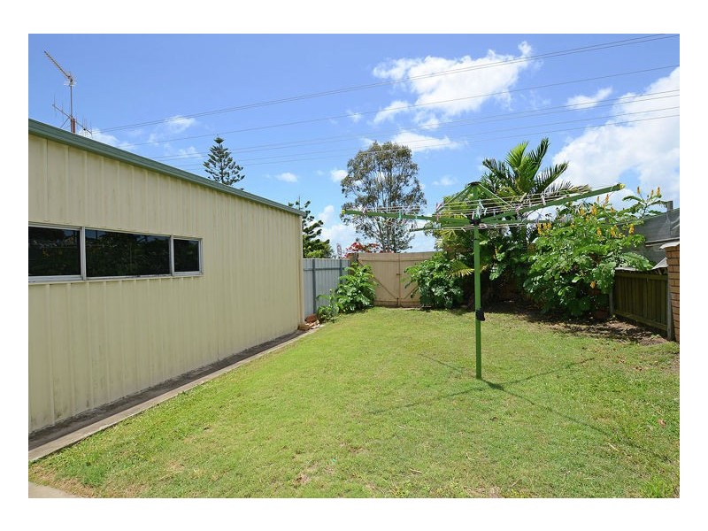 33 Holiday Pde, Scarness QLD 4655