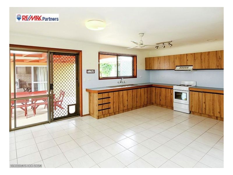 3 Cullen Ave, Torquay QLD 4655