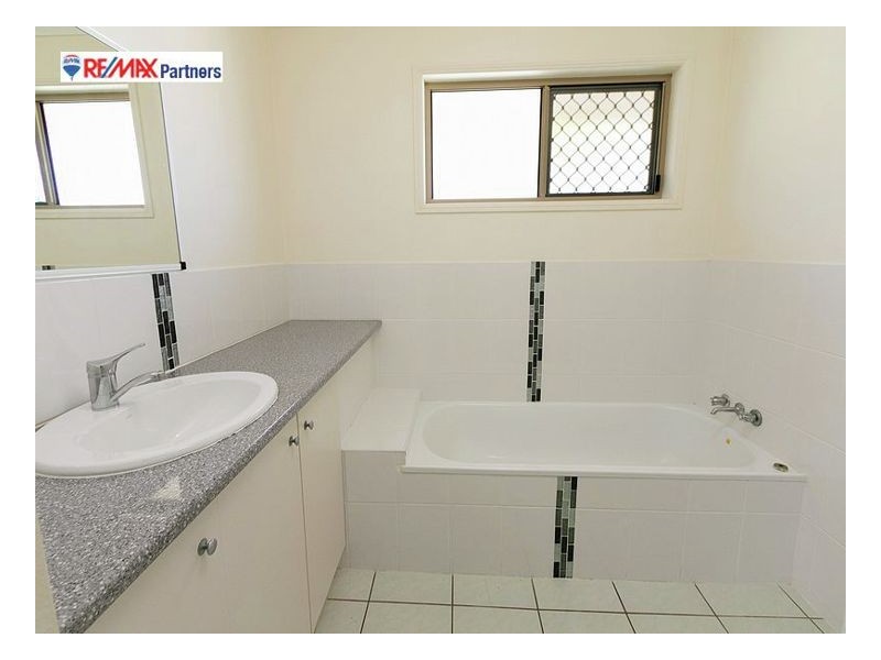 36 Ladbroke Cres, Urangan QLD 4655