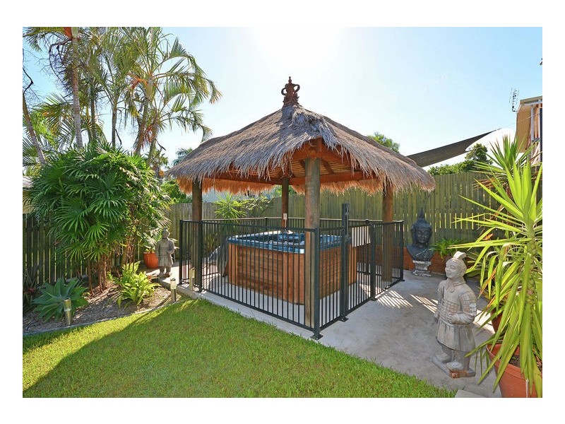 60 Hillcrest Ave, Scarness QLD 4655