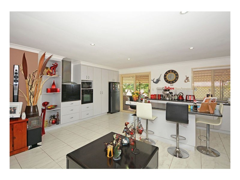 60 Hillcrest Ave, Scarness QLD 4655