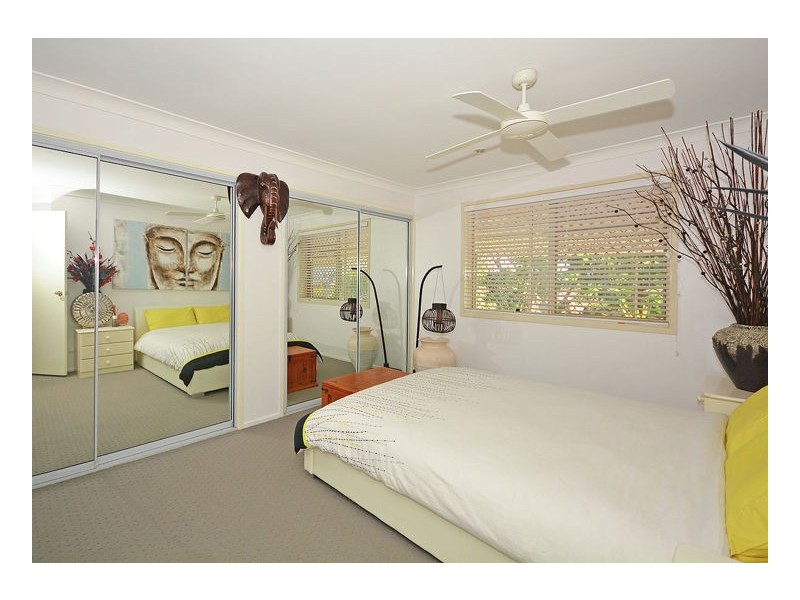 60 Hillcrest Ave, Scarness QLD 4655