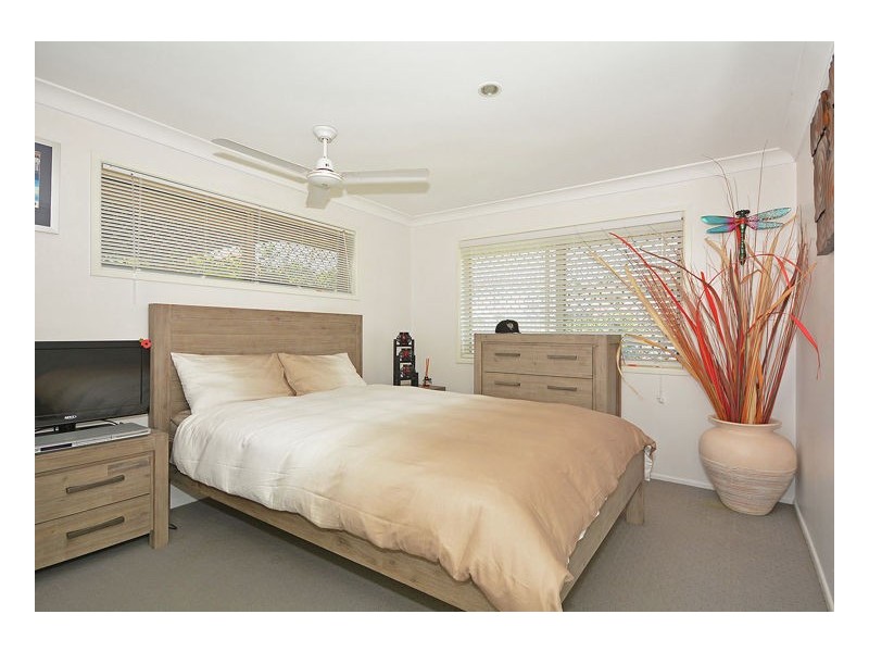 60 Hillcrest Ave, Scarness QLD 4655