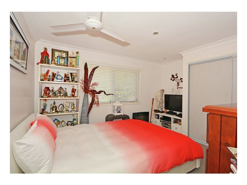 60 Hillcrest Ave, Scarness QLD 4655
