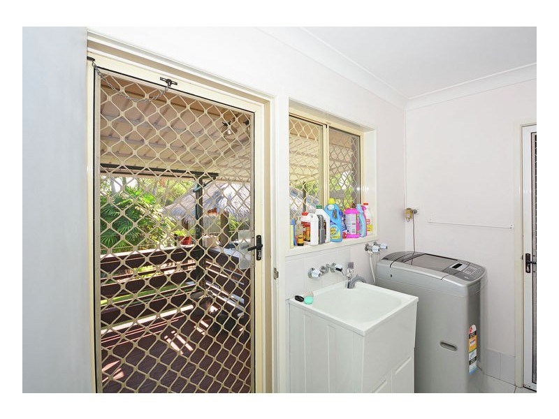 60 Hillcrest Ave, Scarness QLD 4655