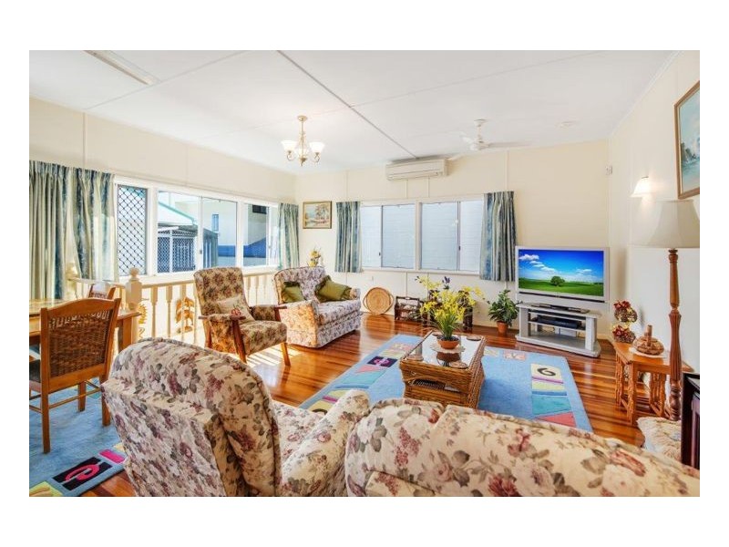 429 Esplanade, Torquay QLD 4655