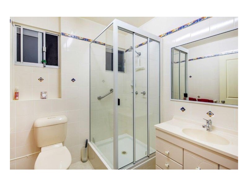 429 Esplanade, Torquay QLD 4655