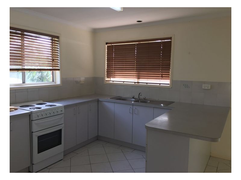 759 Boat Harbour Drive, Urangan QLD 4655