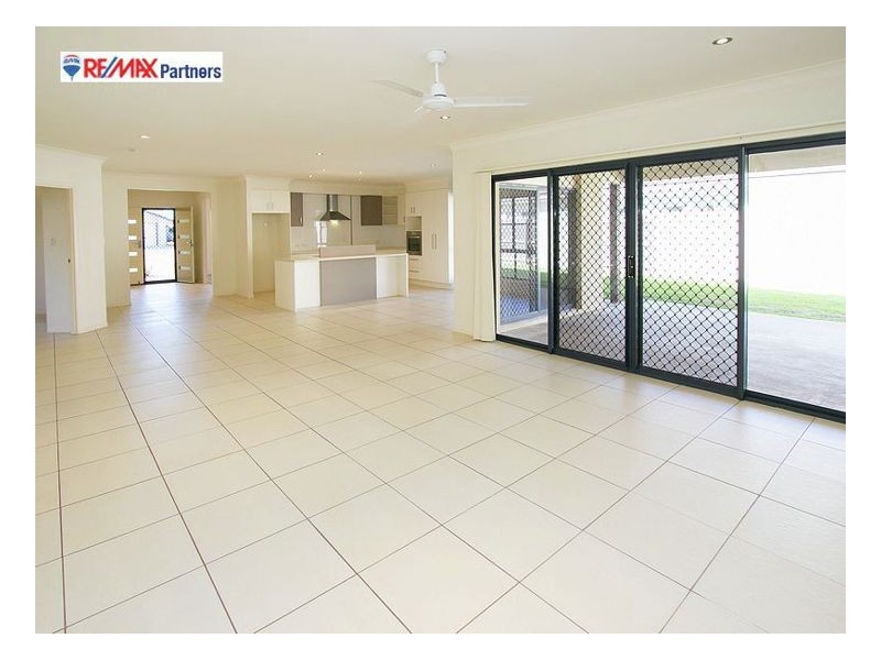 8 Krista Court, Burrum Heads QLD 4659