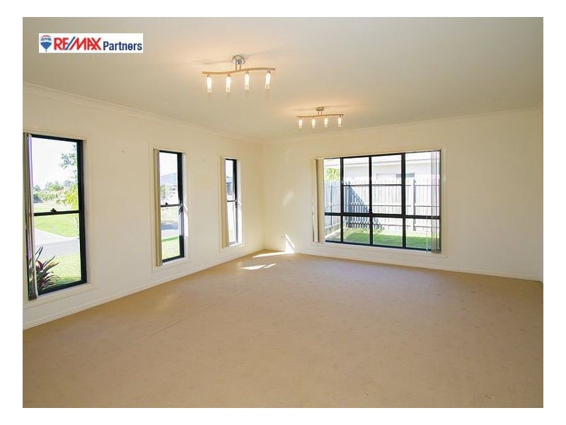 8 Krista Court, Burrum Heads QLD 4659
