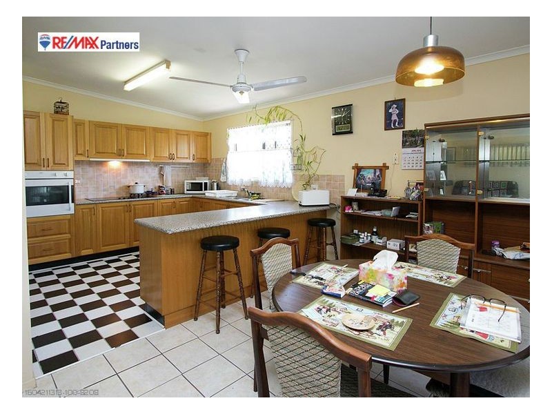 9 Riley Street, Urangan QLD 4655