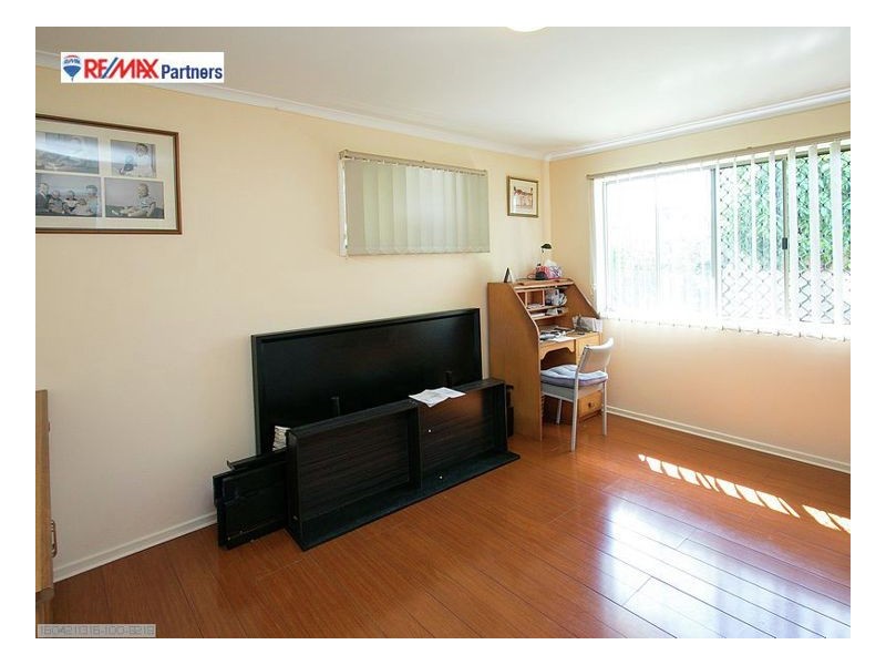 9 Riley Street, Urangan QLD 4655