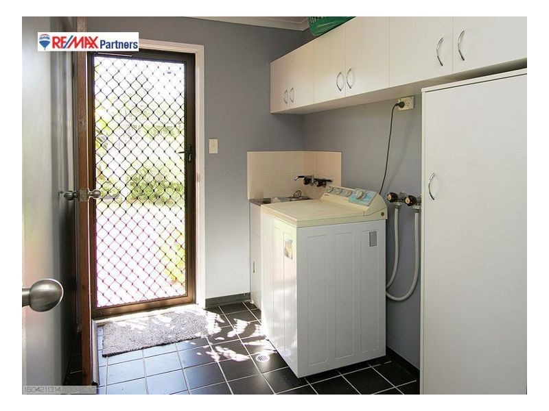 9 Riley Street, Urangan QLD 4655