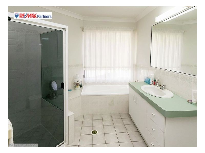 27 Royal Drive, Kawungan QLD 4655