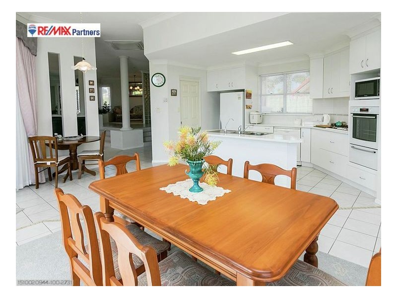 27 Royal Drive, Kawungan QLD 4655