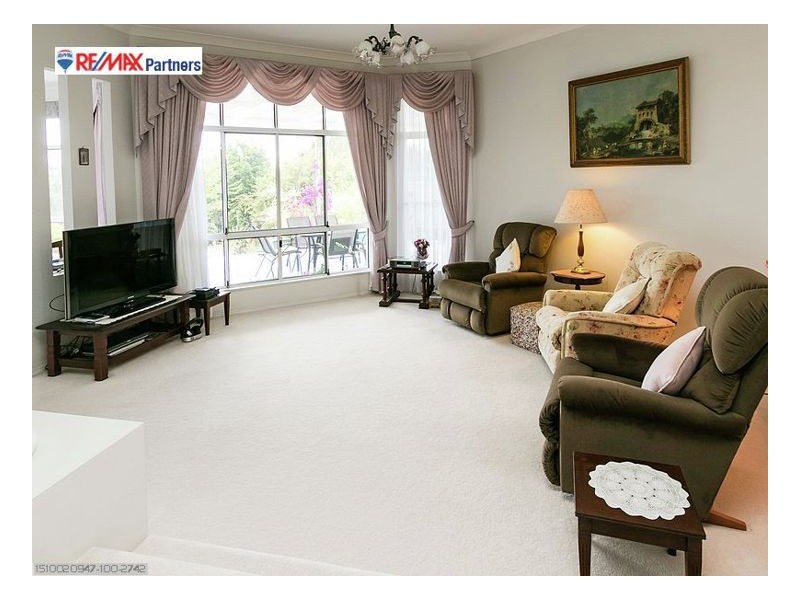 27 Royal Drive, Kawungan QLD 4655