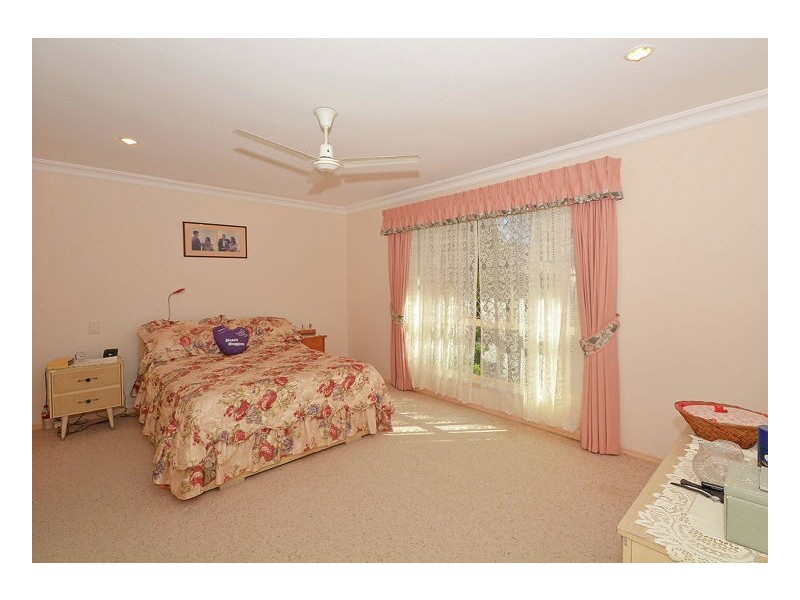 15 Lester Crescent, Torquay QLD 4655