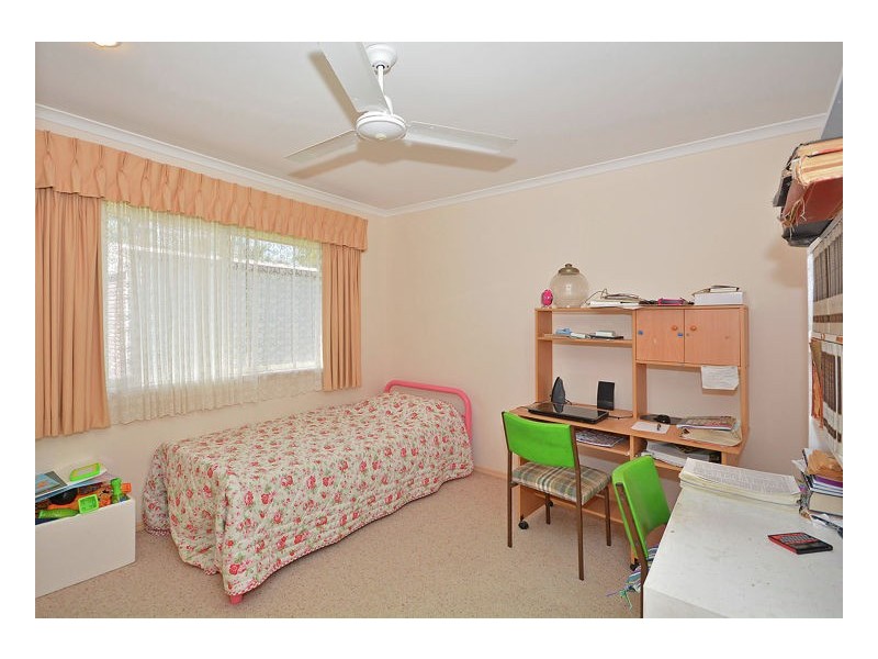 15 Lester Crescent, Torquay QLD 4655