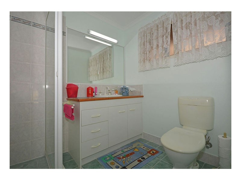 15 Lester Crescent, Torquay QLD 4655