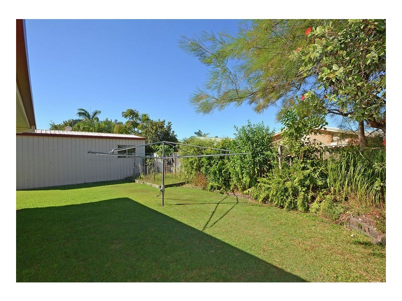 15 Lester Crescent, Torquay QLD 4655