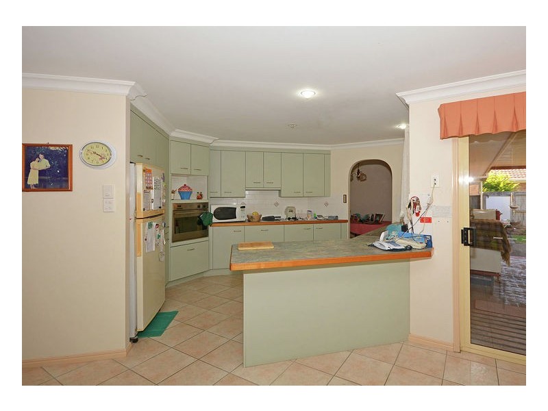 15 Lester Crescent, Torquay QLD 4655