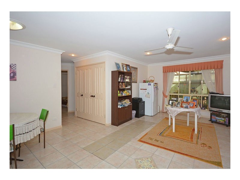 15 Lester Crescent, Torquay QLD 4655