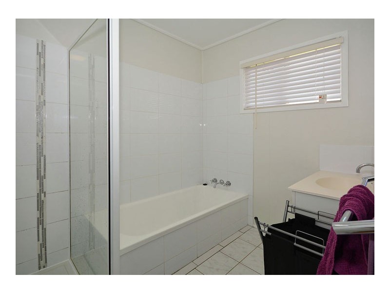 33 John Street, Scarness QLD 4655