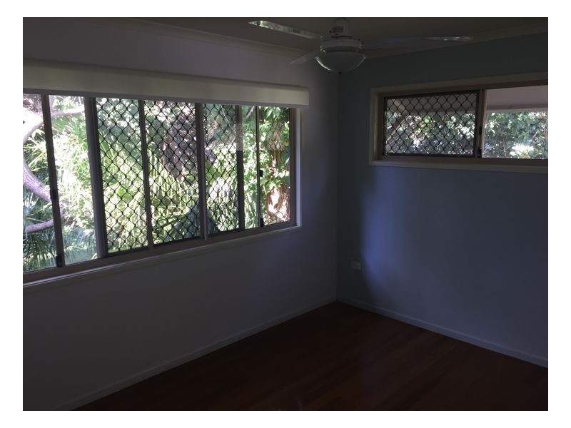16b Richard STreet, Urangan QLD 4655