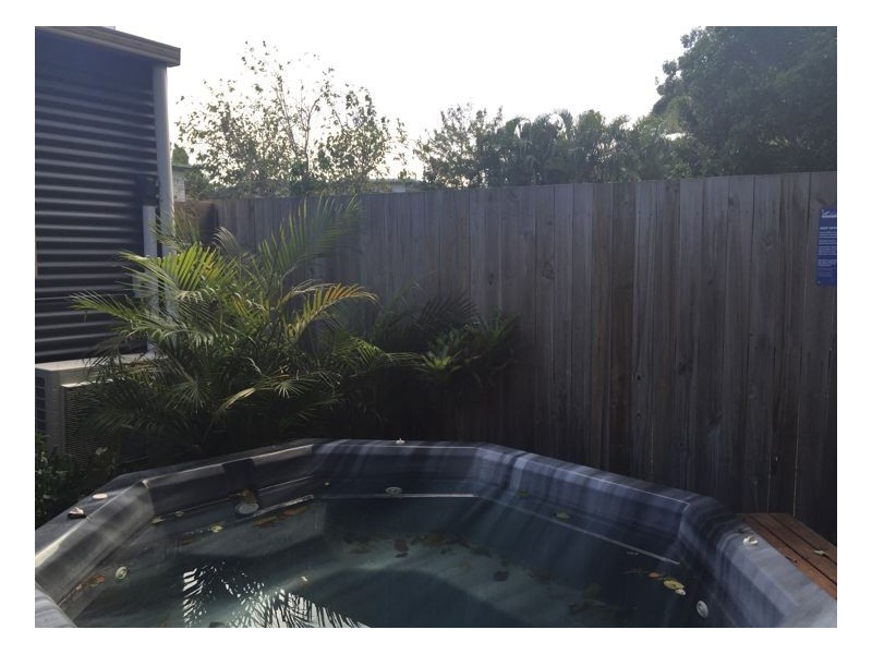 16b Richard STreet, Urangan QLD 4655