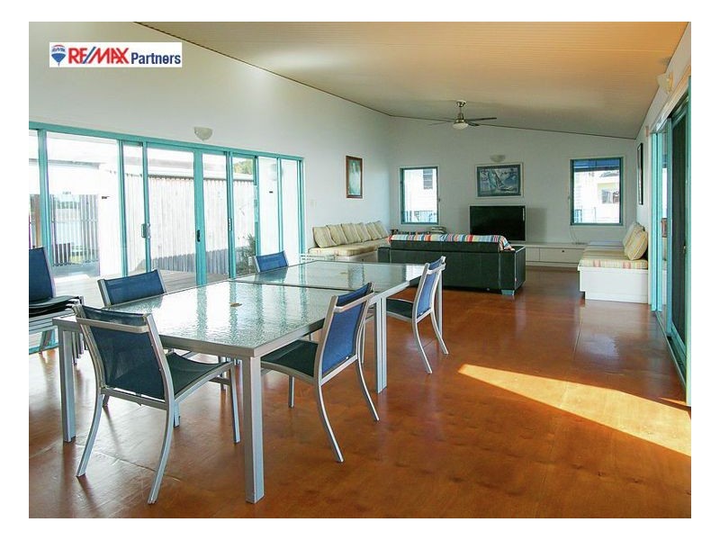 42 Moreton Street, Toogoom QLD 4655