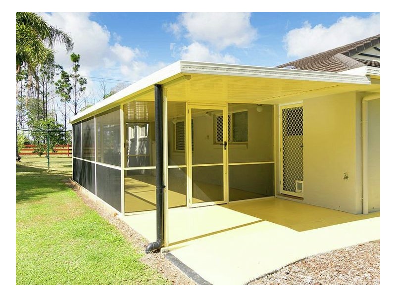 1 Oakes Drive, Burrum Heads QLD 4659