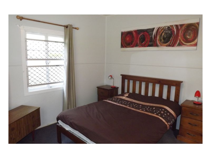 443-444 Esplanade, Torquay QLD 4655