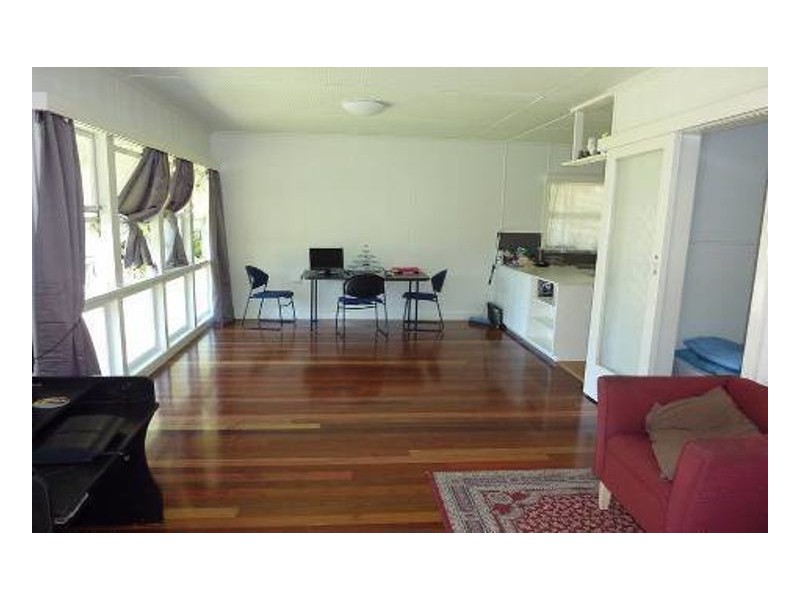 15 Charles Street, Pialba QLD 4655