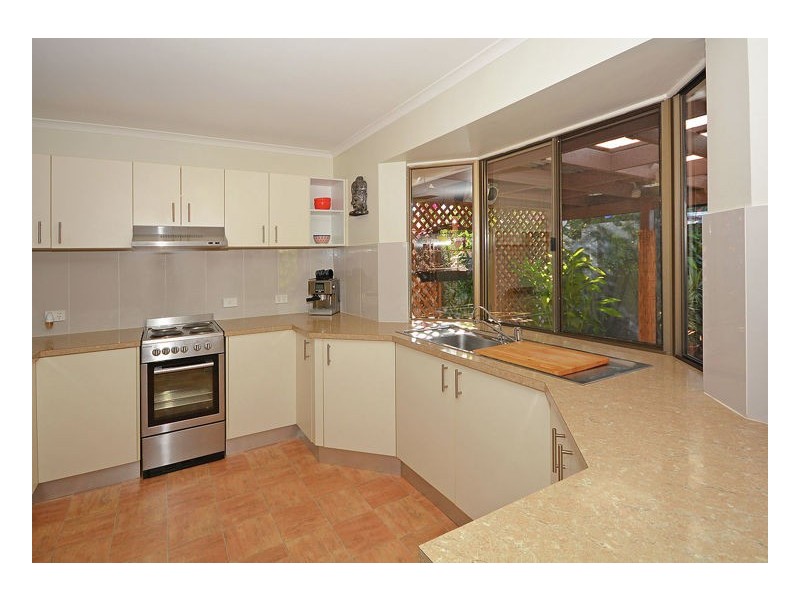 16 Hastings Street, Pialba QLD 4655
