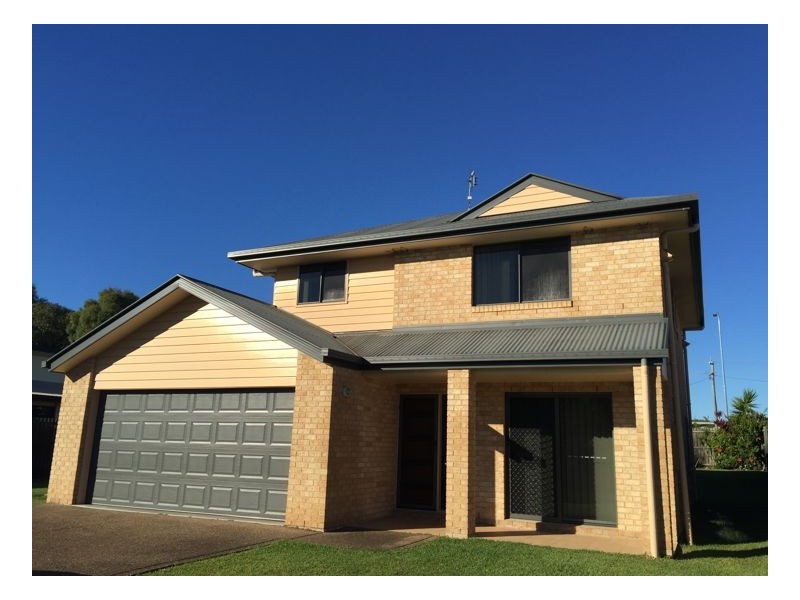 7 Adam Court, Urangan QLD 4655