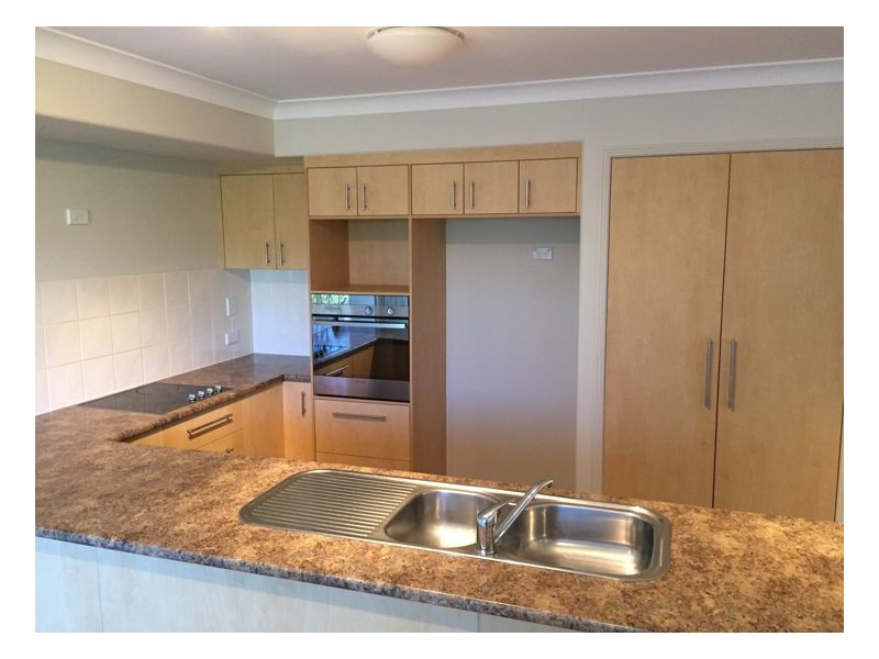 7 Adam Court, Urangan QLD 4655